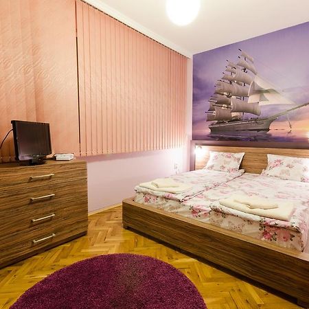 בורגאס Sea Garden Plaza Apartment - Free Parking מראה חיצוני תמונה