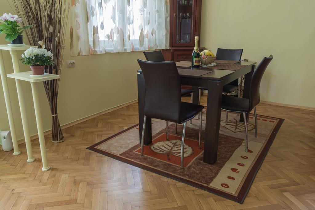 בורגאס Sea Garden Plaza Apartment - Free Parking חדר תמונה