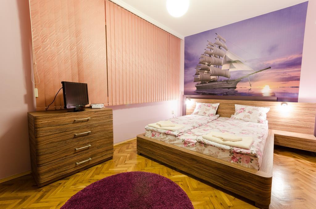 בורגאס Sea Garden Plaza Apartment - Free Parking מראה חיצוני תמונה