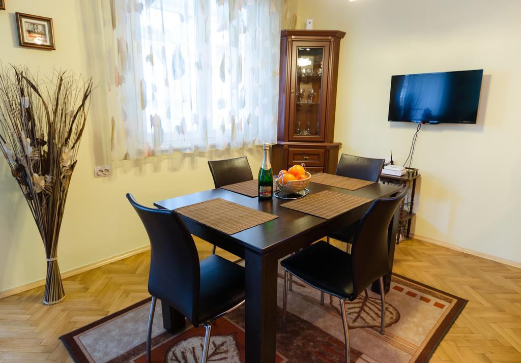 בורגאס Sea Garden Plaza Apartment - Free Parking מראה חיצוני תמונה