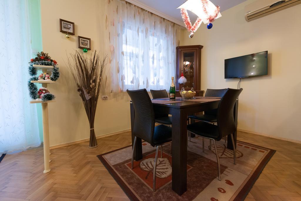 בורגאס Sea Garden Plaza Apartment - Free Parking מראה חיצוני תמונה